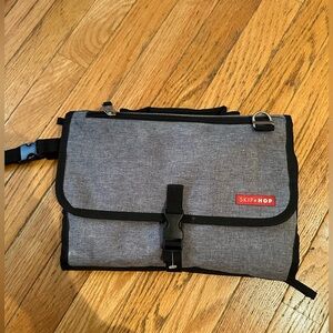 Skip Hop Pronto Signature Changing Station